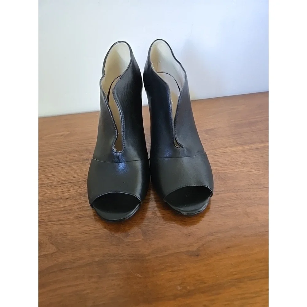 NINE WEST Artissa Black Leather Peep Toe Heels 9.5 Ankle Booties NW7ARTISSA
